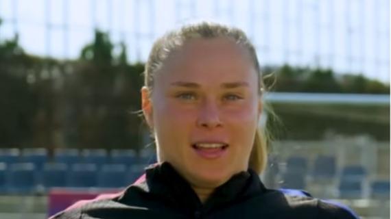 Ewa Pajor è la regina del gol: a lei il Trofeo Muller nel corso della serata del Pallone d'Oro