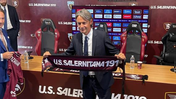 Salernitana, striscione degli ultrà: "Viziati, fate gli uomini o sarete indesiderati"