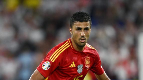 Real Madrid, pazza idea di Florentino Perez: per il prossimo anno si pensa a Rodri