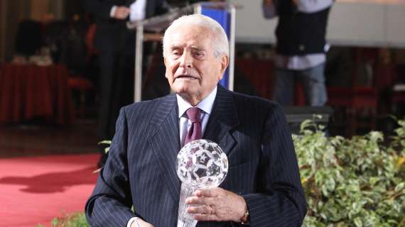 Addio a Boniperti. Il comunicato della Juventus: "Buon viaggio, presidentissimo"