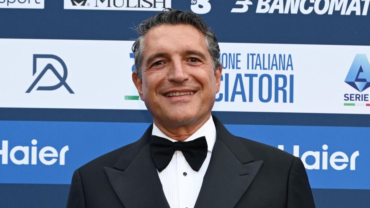 Lo spoiler di De Siervo e Orsato: Serie A pronta a lanciare il pallone con i sensori per i tocchi di mano