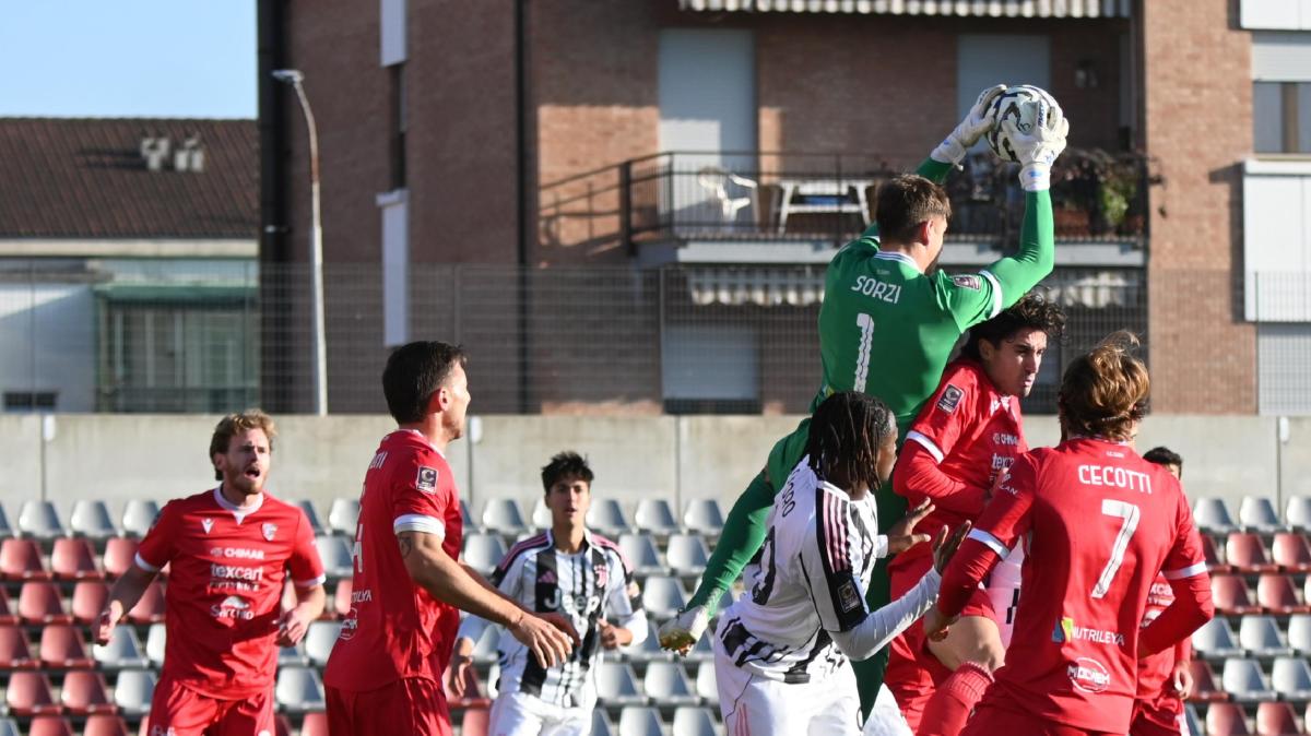 Reggiana, arriva a titolo definitivo dal Carpi il portiere Matteo Sorzi