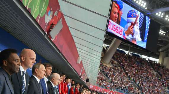 Infantino presente alla veglia funebre di Pelè: "Ogni paese abbia stadio intitolato a O Rei"
