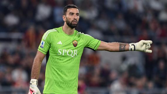 Il palo e una parata di Rui Patricio salvano la Roma all'Olimpico: il derby con la Lazio termina 0-0