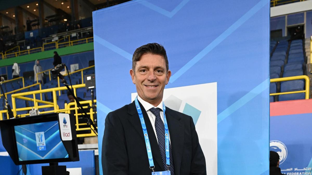 Caos arbitri, Rocchi minaccia le dimissioni. La Repubblica titola: "Fiducia o me ne vado"