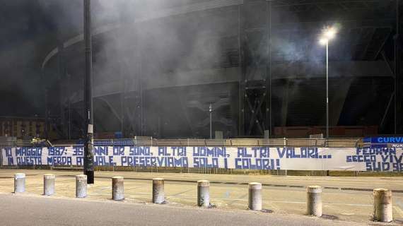Napoli, striscione polemico a 35 anni dal primo Scudetto: "Preserviamo solo i colori"