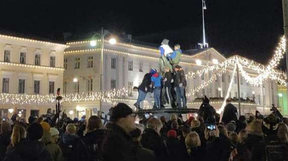 Fotonotizia - La festa di Helsinki dopo la qualificazione della Finlandia