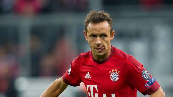 Ritorno alle origini per Rafinha. L'ex terzino di Genoa e Bayern Monaco firma col Coritiba