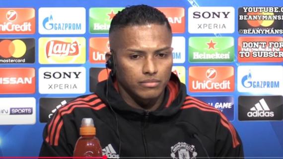 Valencia eroe in Ecuador: l'ex Manchester United convince un uomo a non suicidarsi