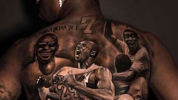 Vinicius mostra il nuovo tatuaggio contro il razzismo che raffigura 4 suoi idoli