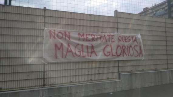 TMW - Torino, altri striscioni di contestazione: "Non meritate questa gloriosa maglia"