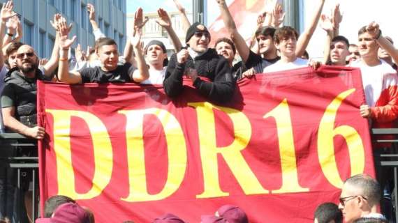 Roma, contestazione sotto la sede con un migliaio di tifosi della Sud