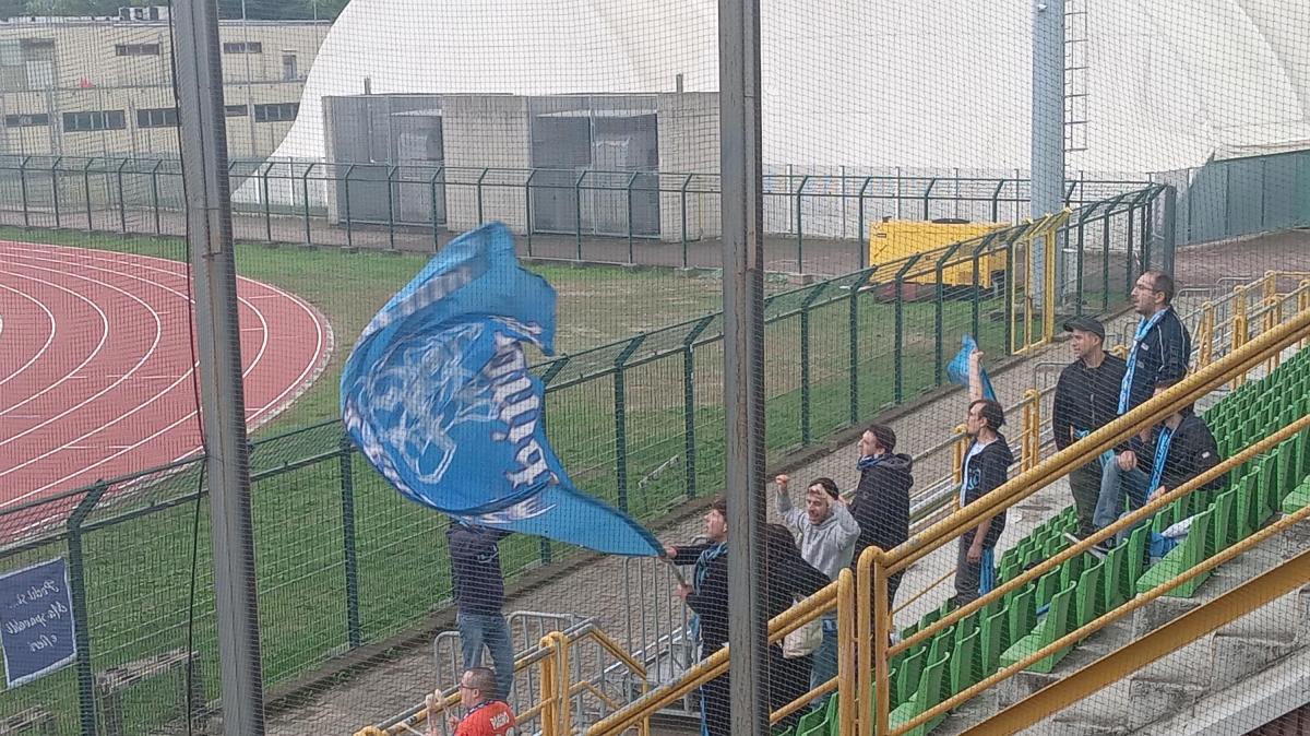 Albinoleffe-Lecco, paura per un tifoso caduto da una balaustra: gli aggiornamenti