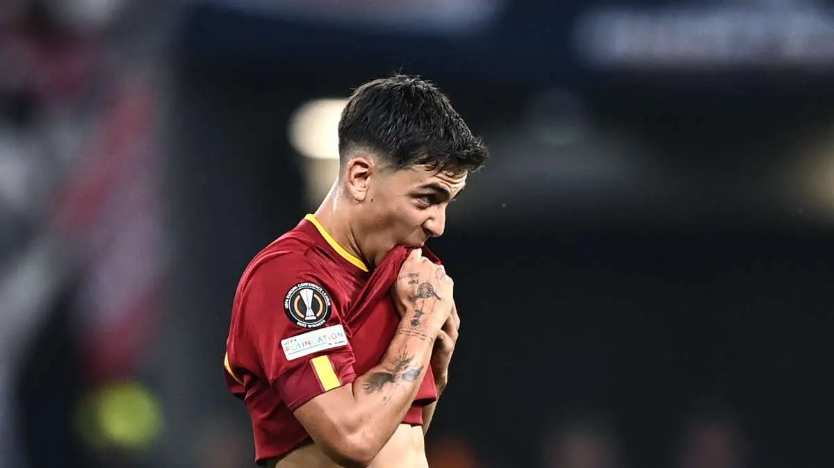 La Roma crolla a Genova: altri 4 gol subiti, Mourinho rimpiange Smalling e... Ibanez