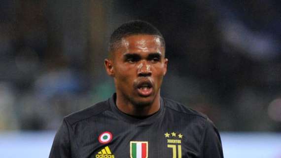 Juventus, PSG in pressing per Douglas: due strade per l'addio