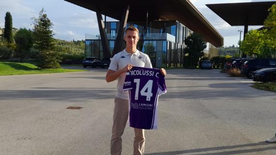 Le immagini dell'arrivo di Nicolussi Caviglia al Viola Park: ora la firma con la Fiorentina