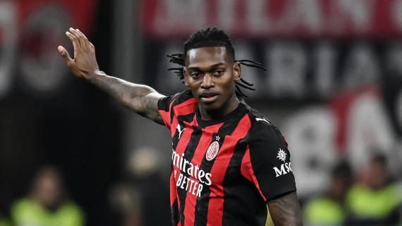 Leao parte in panchina contro la Juve, Tare: "Ottimo feeling con Allegri. Per il Milan è importante"