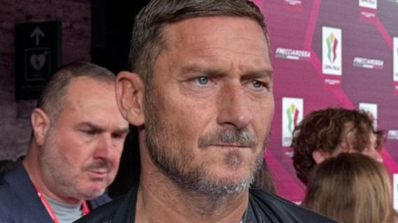 Totti: "La Roma non prenderà un allenatore normale. Conte o Allegri? Hanno firmato per altri"