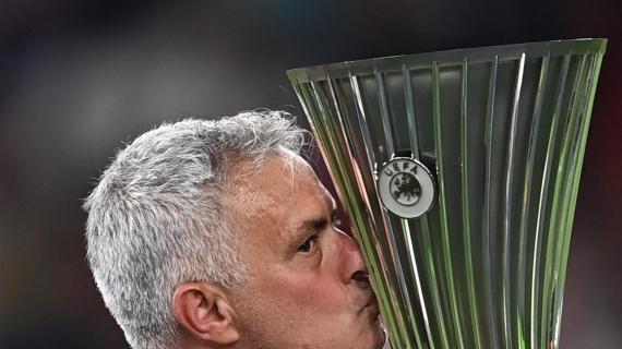 Mourinho: "Se devo scegliere un ricordo dico la Conference League vinta con la Roma"