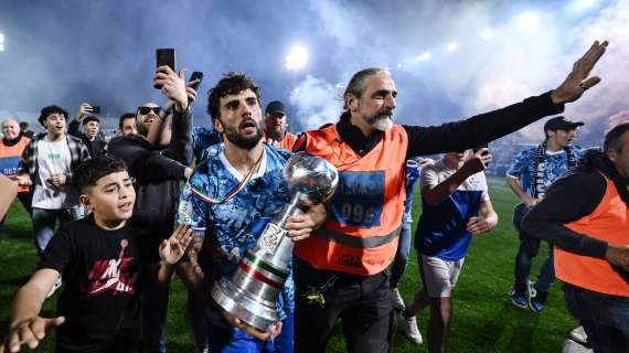 Cutrone rinnova col Como. Fabregas: "Un attaccante eccellente, siamo molto contenti"