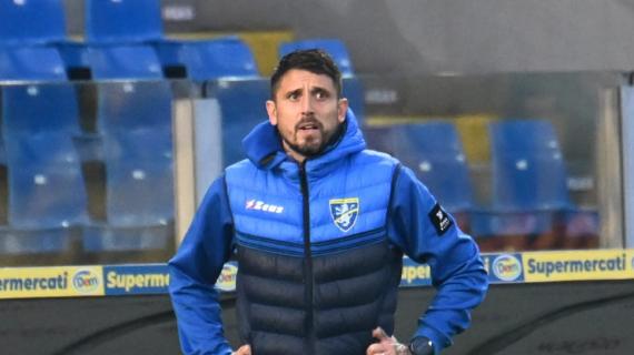 Serie B, 18ª giornata - Dopo 45', già crisi nera per il Frosinone. Palermo frena la capolista