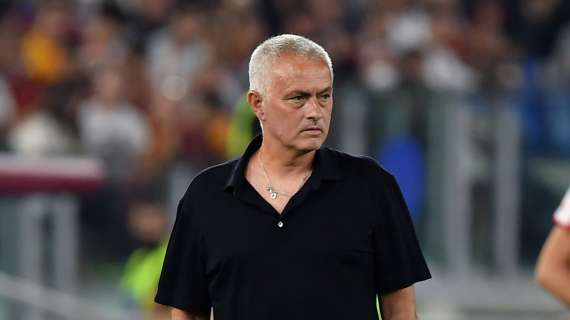Roma, Mourinho: "Per fare meglio della scorsa stagione dobbiamo vincere l'Europa League"