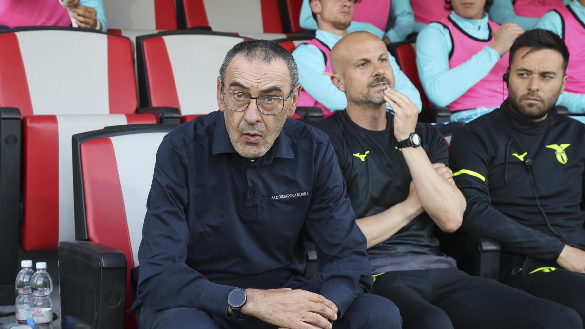 Lazio, Sarri contro l'ipotesi derby alle 12.30: "Non si gioca con 35 gradi"