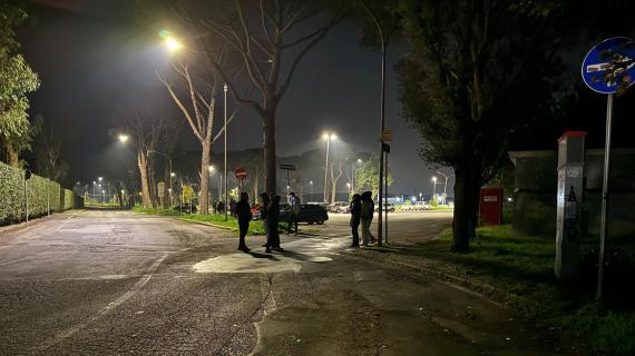 Disillusione Roma, solo una ventina di tifosi a Trigoria dopo l’esonero di Juric