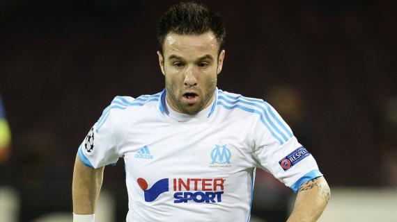 Mathieu Valbuena torna in Grecia. Il 39enne francese ha firmato con l'Athens Kallithea