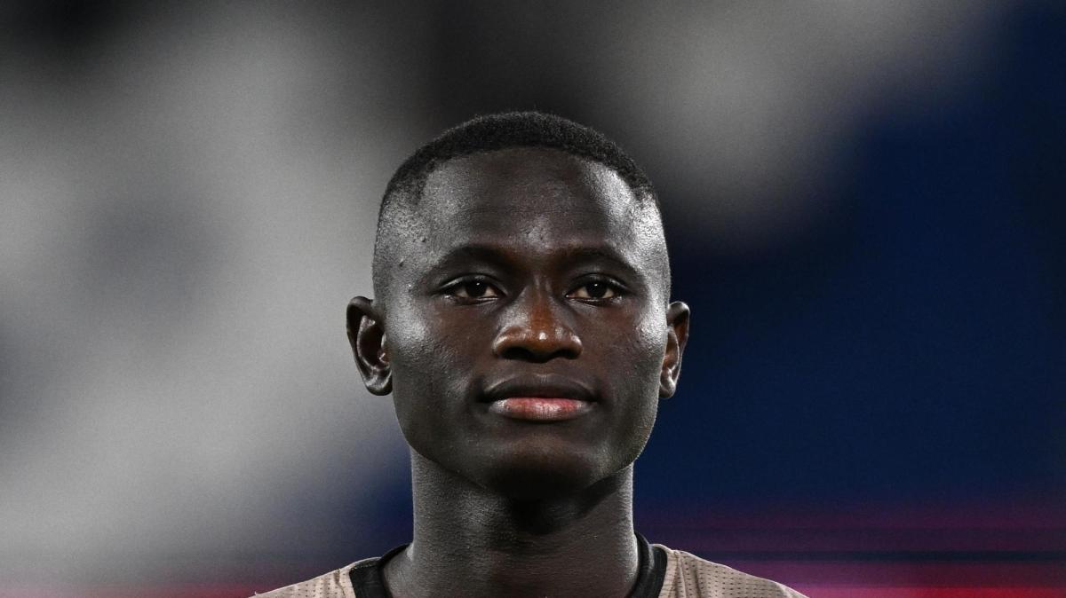 Mendy è il '9' inamovibile della rivelazione Cagliari, Pisacane: "Un 2007 con qualità innate"