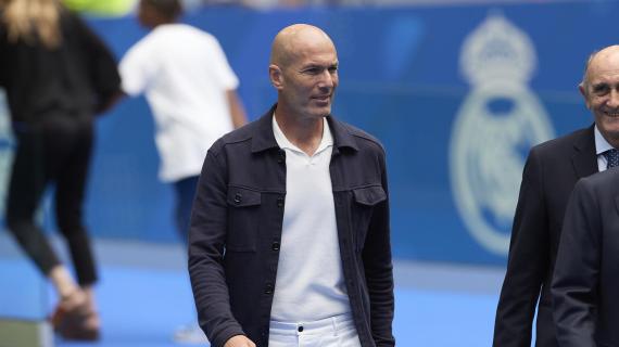 Betis, visita a sorpresa nel centro sportivo: Zidane segue l'allenamento del figlio Elyaz