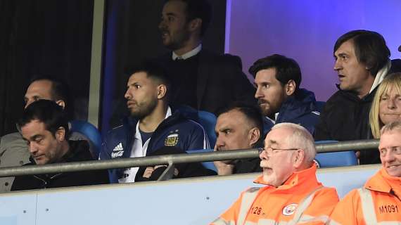 Aguero si ritira, il saluto di Messi: "Una carriera insieme, ti voglio bene amico mio"