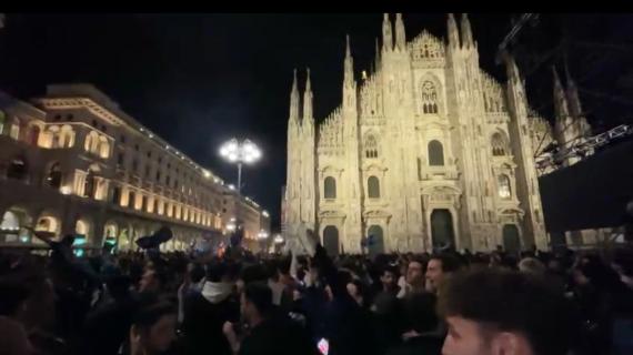 VIDEO - Inter in finale Champions: Piazza Duomo è nerazzurra con cori e fuochi d'artificio