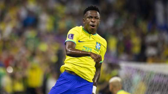 Brasile, Vinicius: "Balliamo fino alla finale! Vittoria per Pelé, gli mandiamo un forte abbraccio"