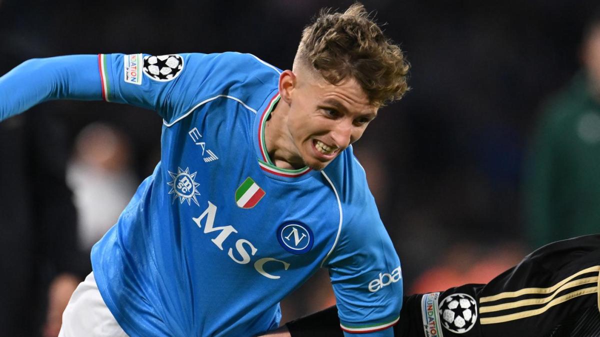 Clamoroso Lindstrom, lo Schalke lo mette in stand by dopo le visite. Il Napoli osserva