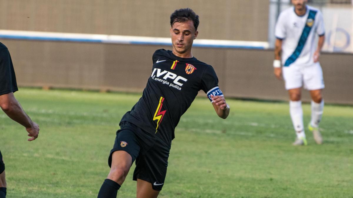 Benevento, tris di rinnovo: Manconi firma fino al '27. Prisco e Carfora fino al '28