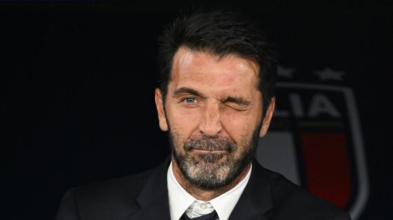 Buffon controcorrente: "Non sono sicuro che Conte lasci Napoli. Il silenzio lo conferma..."
