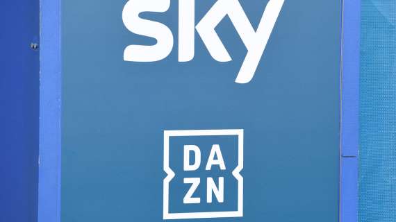 Diritti tv, DAZN respinge l'offerta da 500 milioni di Sky. La A per ora resta solo in streaming