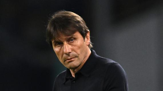 Conte a Parma, Inzaghi contro la Lazio. La Gazzetta dello Sport apre: "Notte Scudetto"