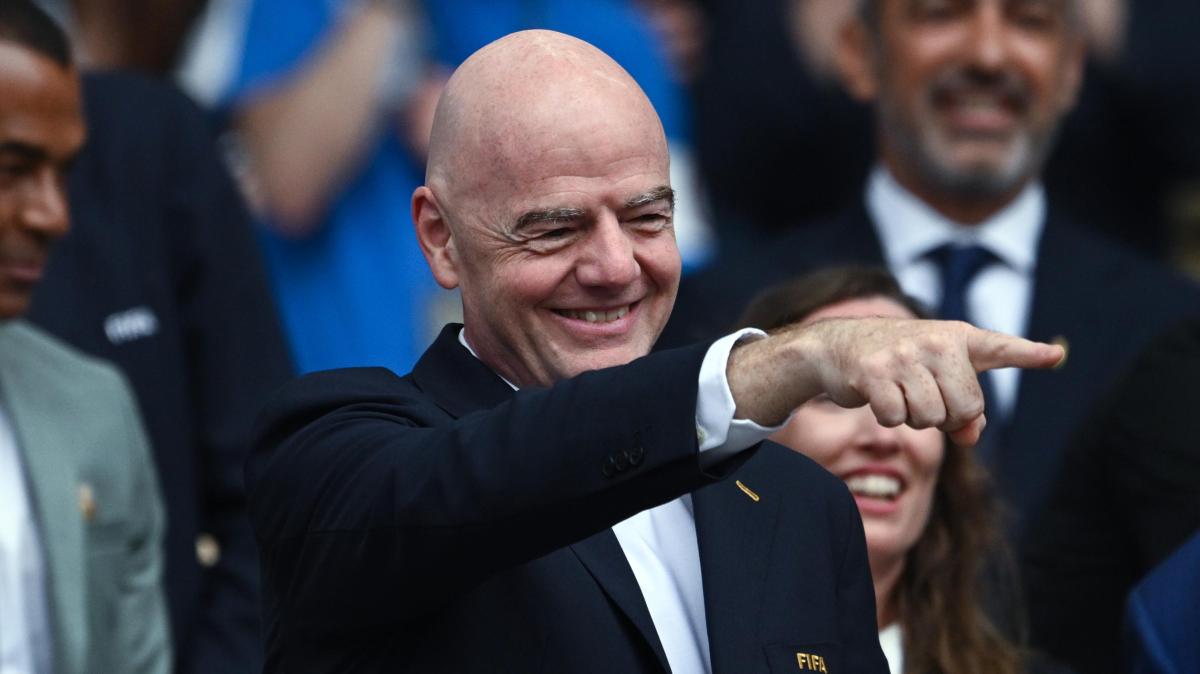 Infantino verso la rielezione, Motsepe: "Fedele e leale amico dell'Africa. Lo sosteniamo"