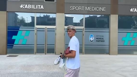 Domani inizia il ritiro dell'Atalanta, oggi visite: non c'è Retegui, presenti Lookman e CDK