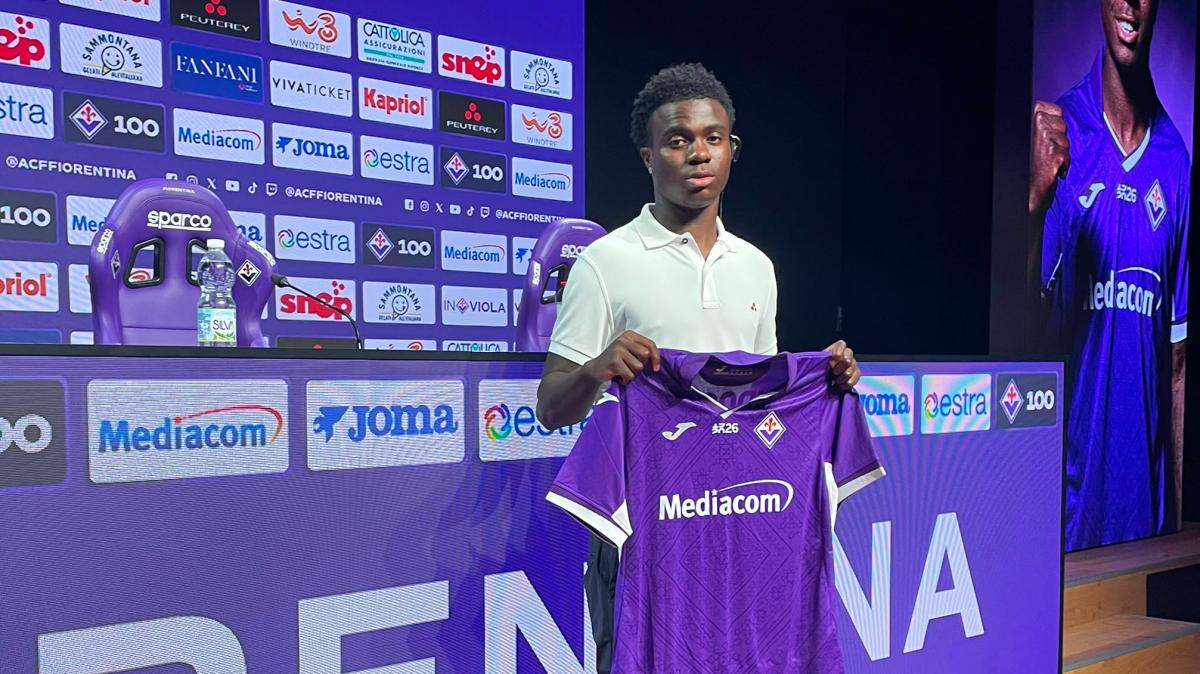 Fiorentina, si presenta Oulai: "In 12 mesi la mia vita è cambiata molto. Atta impressionante"