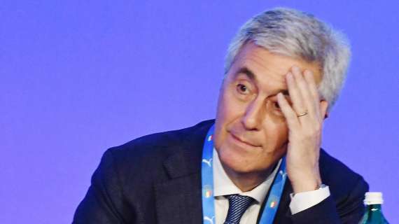 Sibilia (vice pres. FIGC): "Fiducia sulla ripresa, curva contagi ok. Gare 16.30? Polemica inutile"