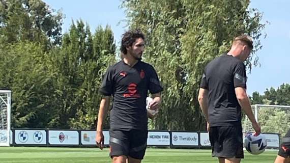 FOTO - Milan, primo allenamento in rossonero per il nuovo acquisto Adli