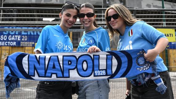 Bolgia al Maradona, Piazza Plebiscito è già gremita: l'attesa di Napoli-Cagliari