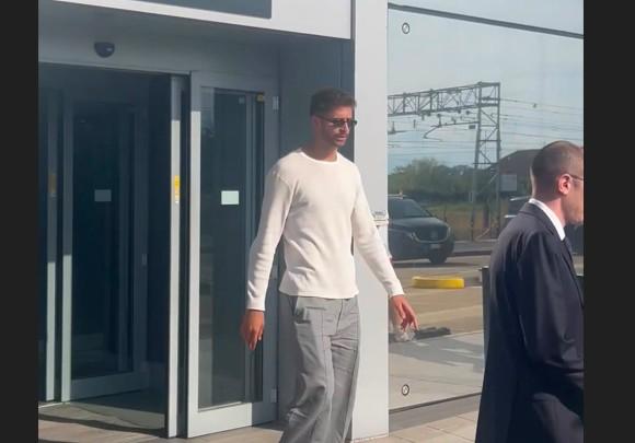 Vicario torna in Serie A, le immagini del portiere a Caselle e le cifre dell'affare Juventus