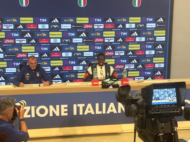 Italia, Kayode: "In estate non ho pensato al ritorno in Serie A. Maldini fonte d'ispirazione"