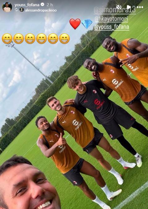Fofana mostra sui social gli esclusi in casa Milan: ci sono Tomori, Gimenez e Nkunku