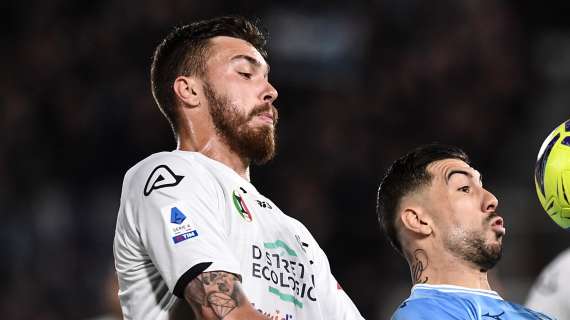 Clamoroso al "Picco", Spezia in vantaggio a un quarto d'ora dalla fine. Milan nei guai