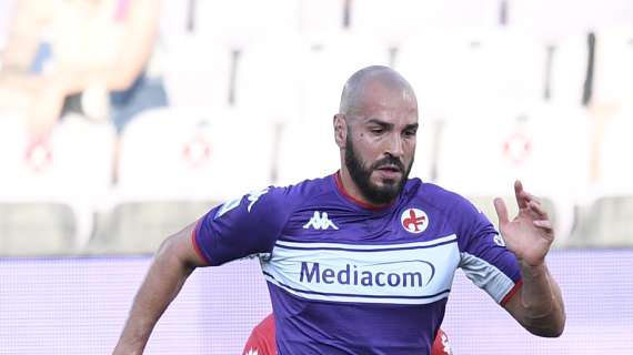 La Fiorentina vince ancora: 2-1 al Genoa e terzo successo di fila che la lancia al primo posto